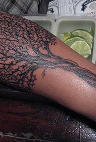 Paže černý strom tetování vzor