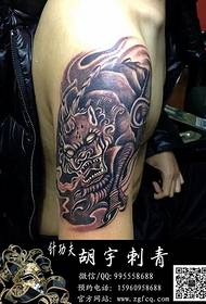 Tatuaj cu braț mare