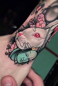 Model i tatuazhit me lule të vogla të freskëta me lule dhe model tatuazhesh maskë