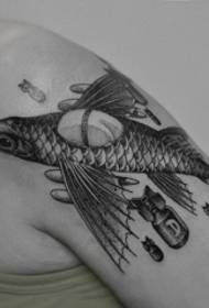 Arm persoonlijkheid vliegende vis bommenwerper tattoo patroon