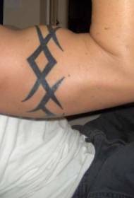Modello di tatuaggio classico nero a fascia da braccio