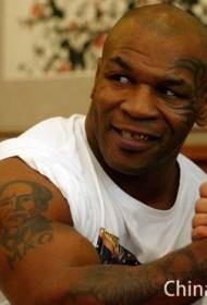 Onye isi oche Boxing Tyson Right Arm Mao Portrait Tattoo