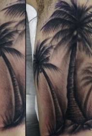Luonnollisesti realistinen palmupuiden tatuointikuvio käsivarren kanssa