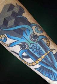 Modello tatuaggio braccio calamari colorati dipinti a mano old school