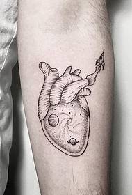 Tatuaggio piccolo braccio piccolo cuore fresco pungiglione modello