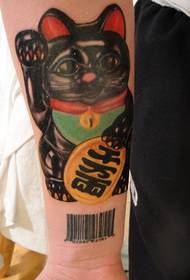 Japanilainen onnekas kissa tatuointi käsivarressa