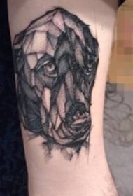 Czarno-białe szare końcówki żądła na ramieniu zdjęcia prostych tatuaży dla psów