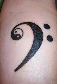 Arm yin og yang slúðrið húðflúrmynstur