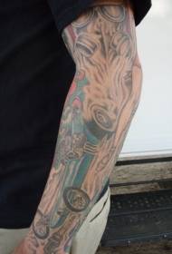Тркачки насликана шема на тетоважи на раката