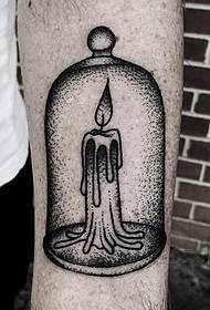 Modello di tatuaggio a forma di candela con vento europeo grigio nero a punta di braccio piccolo