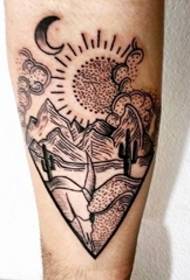 Enkel linjestil på tatueringen för handarm, sol och månlandskap