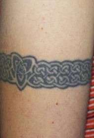 Celtic pattern nga sumbanan sa tattoo sa armband