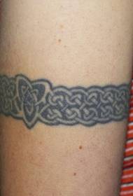 Modello tatuaggio braccio celtico