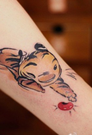 Arm tecknad orange mini tiger söta tatuering mönster