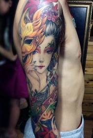Naoružajte prekrasan uzorak tetovaže geisha od javorovog lišća
