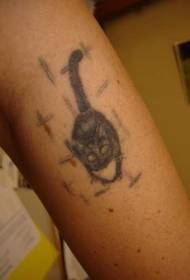 Patrón de tatuaxe de gato negro de brazo