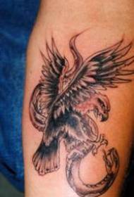 Eagle combattimentu serpente personalità bracciu mudellu di tatuaggi