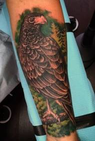 Model i tatuazhit të mrekullueshëm me ngjyra natyrale dhe tatuazh i krahut pyjor