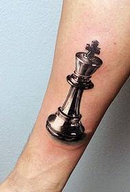 Tatuaggio realistico re degli scacchi 3D sul braccio
