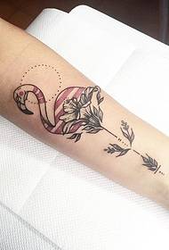 Handmáluð flamingo blóm húðflúrmynstur