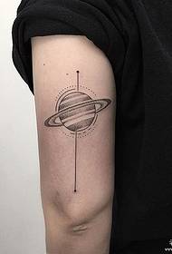 大臂个性的点刺星球纹身图案