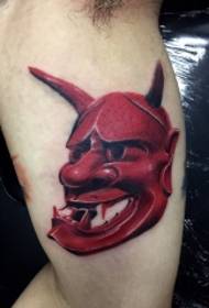 Hell roude Prajna Mask Tattoo mat Waffen