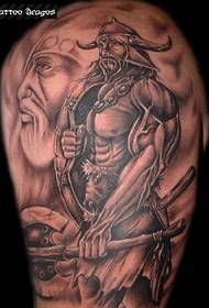 Modello tatuaggio braccio guerriero vichingo