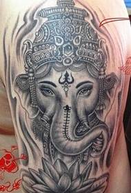 Tatuaggio elefante di personalità alla moda