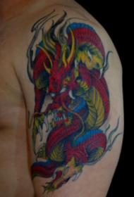 Arm hunhu mutsvuku dhiza tattoo maitiro