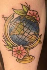 Braccio pianta tatuaggio materiale tatuaggio fiore e immagine tatuaggio terra