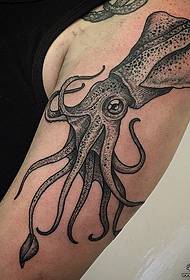 Tatuatu di tatuu di squatru scuru grigiu neru europeu è americanu neru