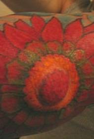 Pola tato lengan bunga merah yang indah