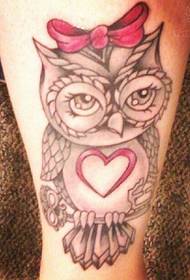 საყვარელი და საყვარელი owl tattoo
