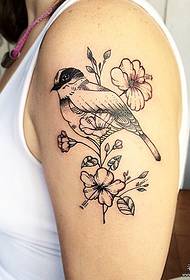 Patrón de tatuaje floral fresco pequeño pájaro de brazos grandes femeninos