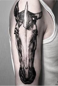 Il braccio punge un modello di tatuaggio grigio nero unicorni europei e americani