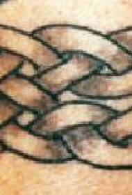 Brazalete de estilo celta con patrón de tatuaje