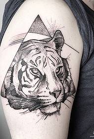 Beso zabal tigrea puntu geometrikoa arantza nortasun tatuaje eredua