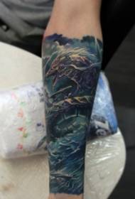 팔 횡포 바다 용 페인트 문신 패턴