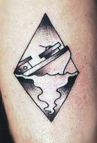 Kis fekete hajótörés kar tetoválás minta