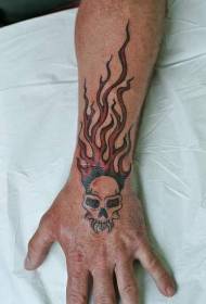 Vážka a plamen ruku zpět tetování vzor