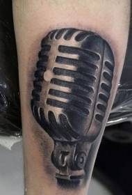 Қара түсті винтажды микрофонды қолдарымен татуировкасы үлгісі