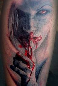 Rankos siaubo kruvinas moteriškos vampyrės tatuiruotės modelis
