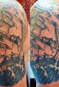 Schwaarz a wäiss grousse Segelboot a stuerm Tattoo Muster