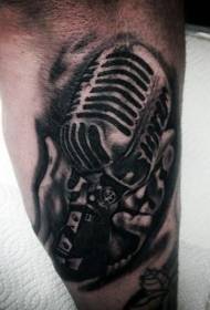 Arm velmi realistické vinobraní mikrofon tetování vzor