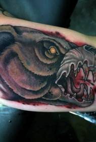 Griezelig bloed wasbeer hoofd gekleurd arm tattoo patroon