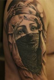 Djevojka veo portretna tetovaža s rukom velom suze