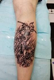 Gambar Tattoo Watak Tato Watak Irak Hitam ing Lengan