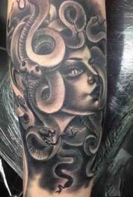 Modèle de tatouage de portrait Medusa en noir et blanc