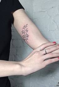 Patrón de tatuaje de flor fresca pequeña de brazo grande simple para niñas