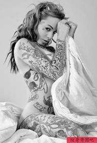 Tattoo show, soovitage isiksuse seksika naise tätoveeringu mustrit